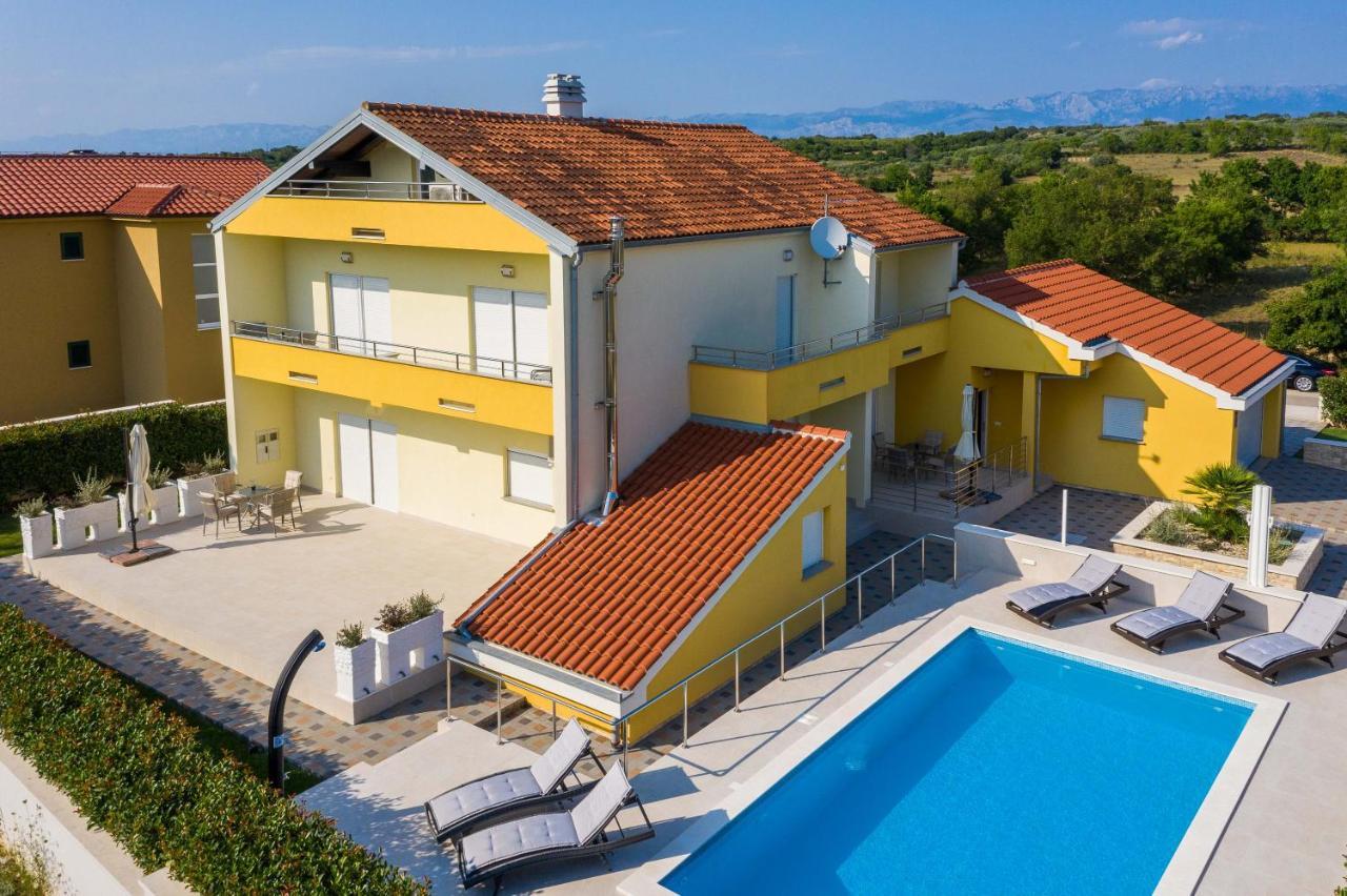 Villa Petra S Bazenom, Rostiljem I Parkingom Zadar Buitenkant foto