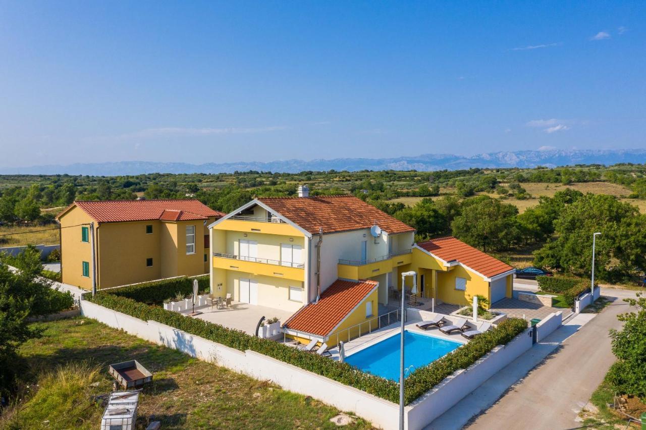 Villa Petra S Bazenom, Rostiljem I Parkingom Zadar Buitenkant foto