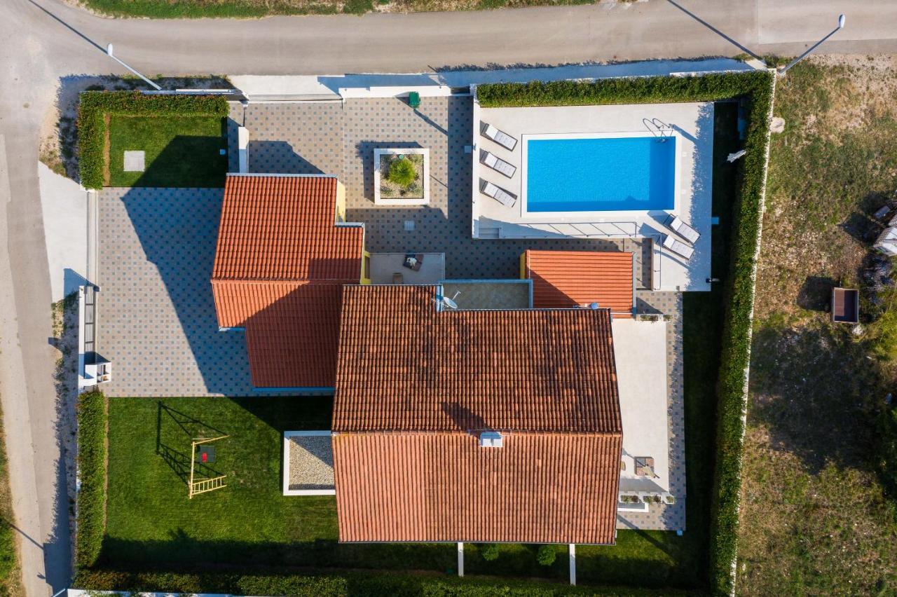 Villa Petra S Bazenom, Rostiljem I Parkingom Zadar Buitenkant foto