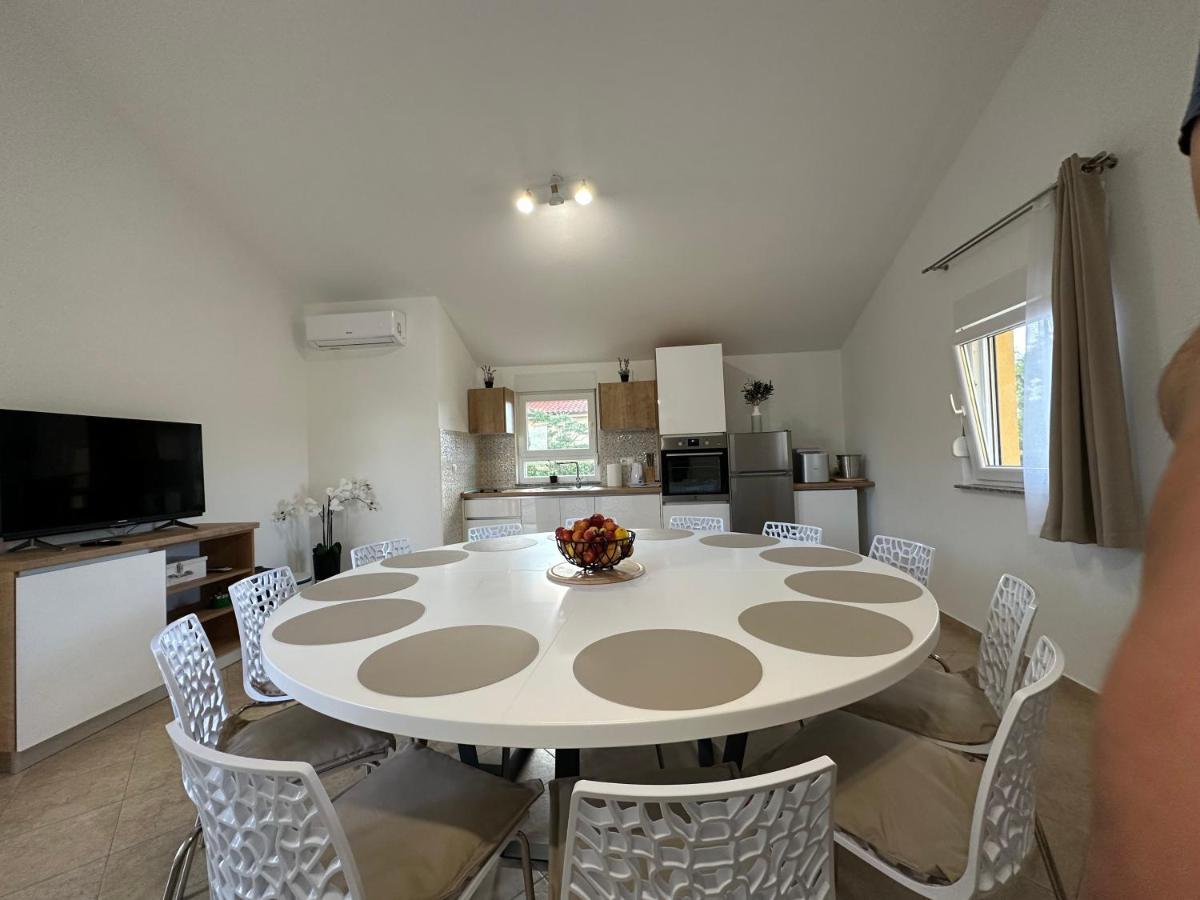 Villa Petra S Bazenom, Rostiljem I Parkingom Zadar Buitenkant foto